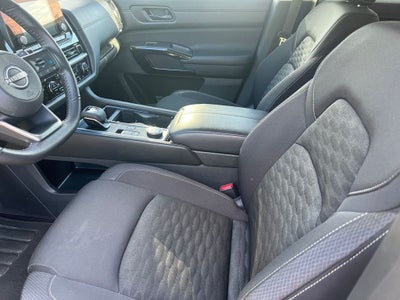 2025 Nissan Pathfinder SV 4WD