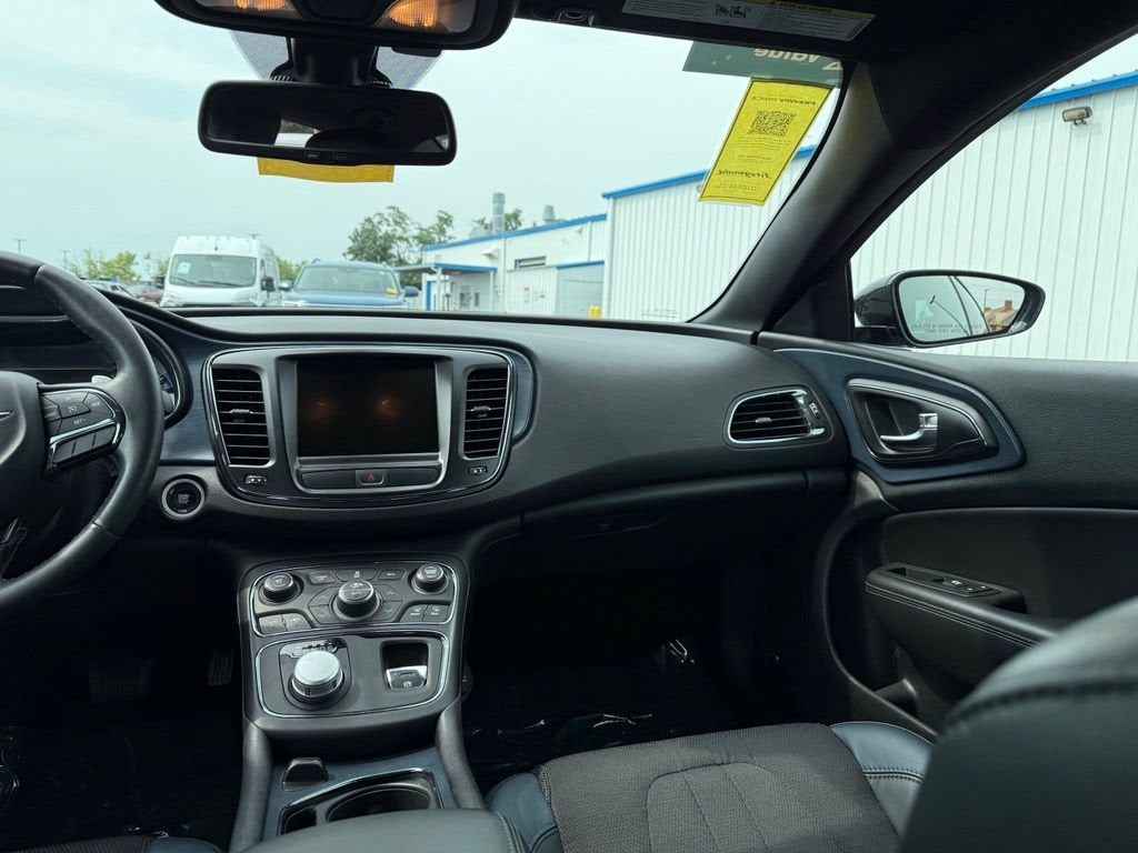 2016 Chrysler 200 S