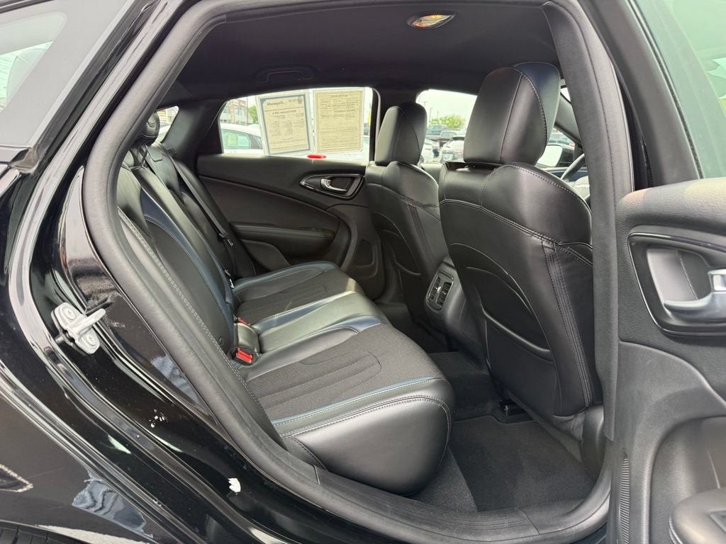 2016 Chrysler 200 S