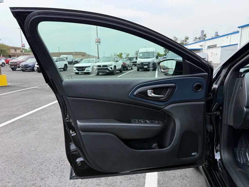 2016 Chrysler 200 S