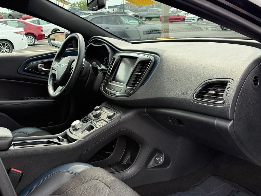 2016 Chrysler 200 S