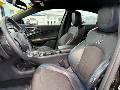 2016 Chrysler 200 S