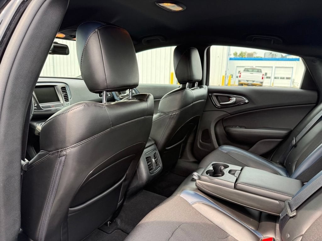 2016 Chrysler 200 S