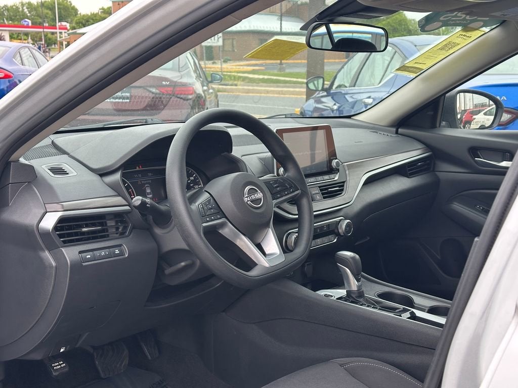 2025 Nissan Altima SV