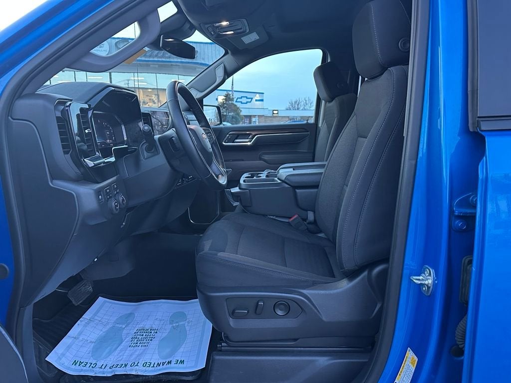 2025 Chevrolet Silverado 1500 LT