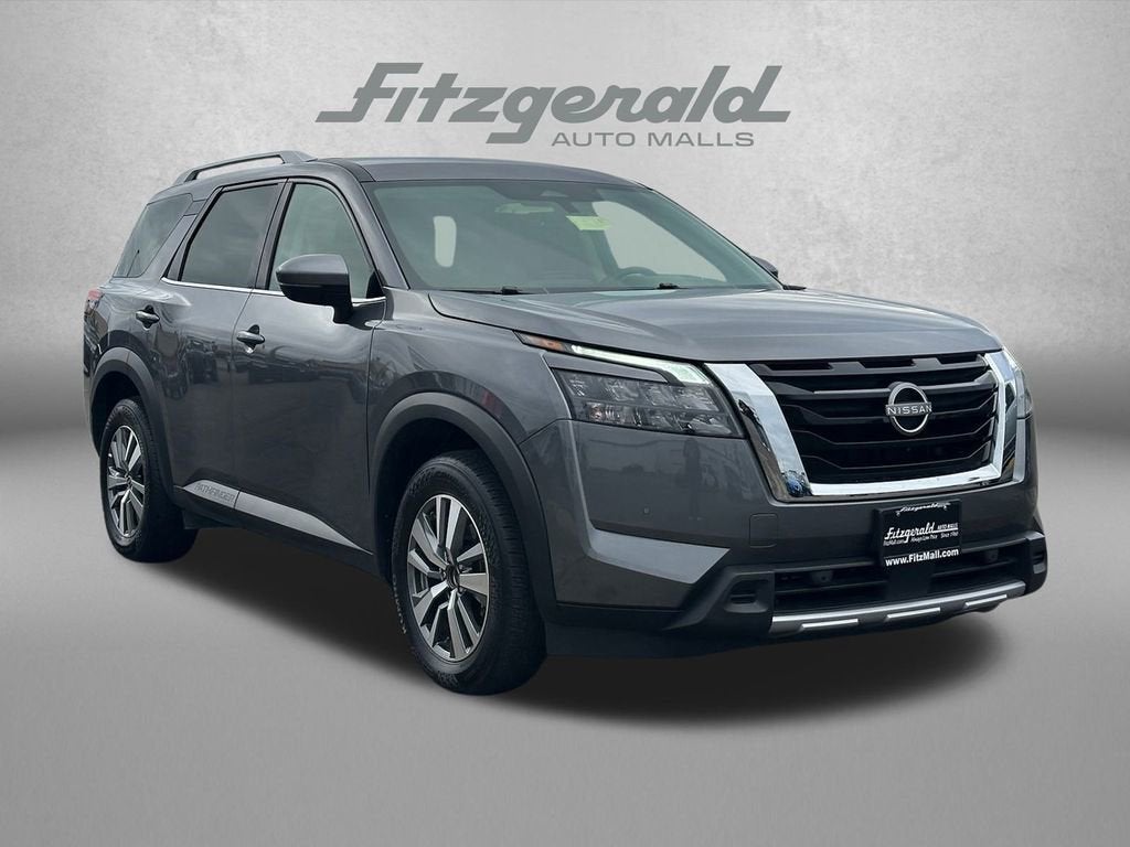2025 Nissan Pathfinder SL