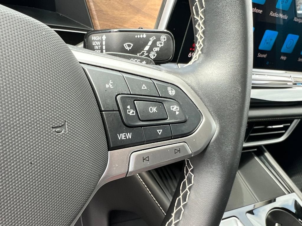 2025 Volkswagen Atlas 2.0T SE w/Technology