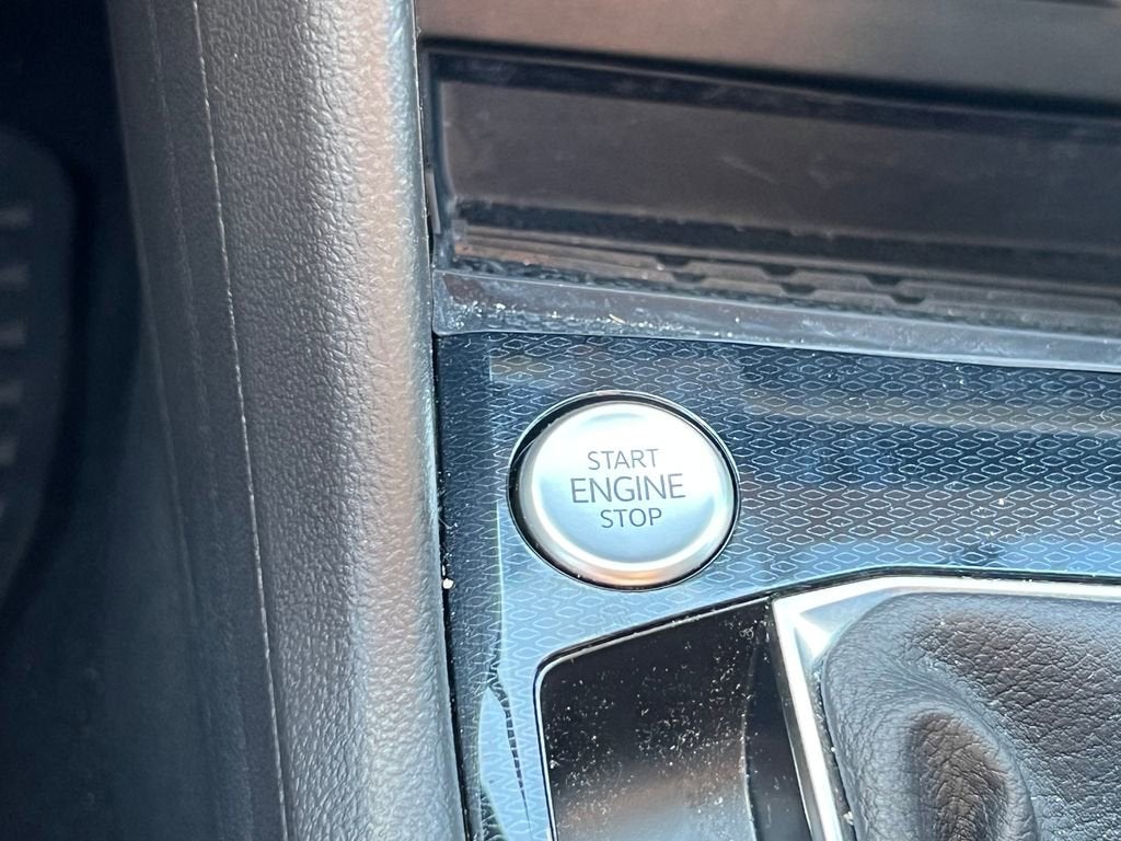 2025 Volkswagen Taos SE