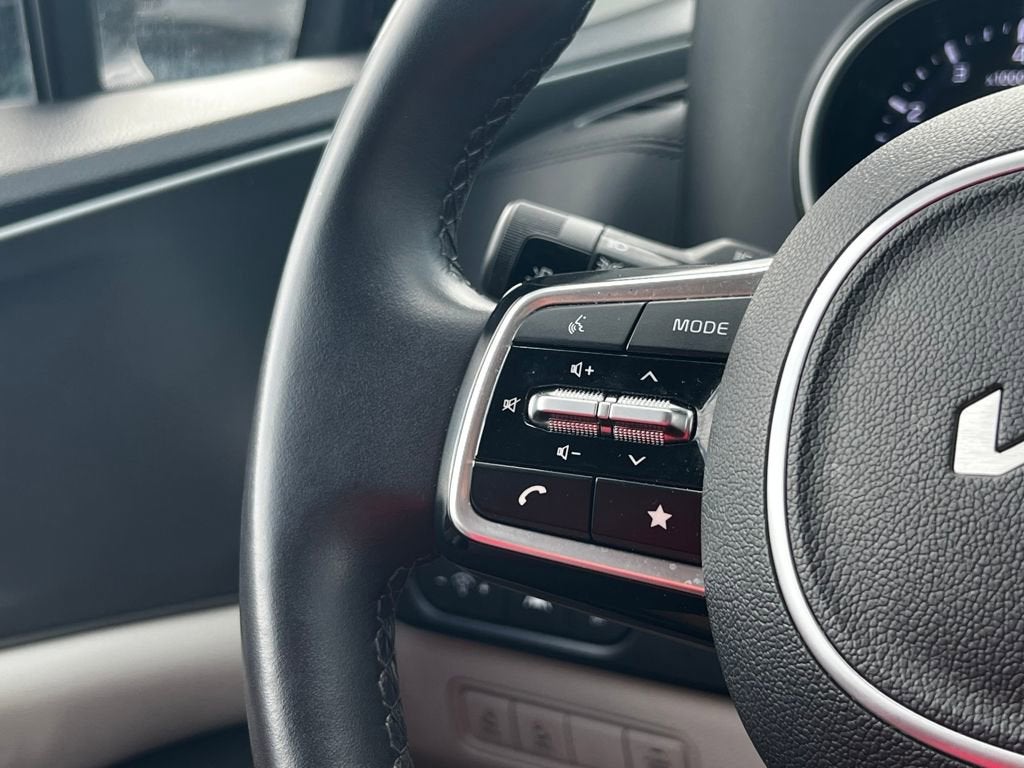 2024 Kia Carnival LX